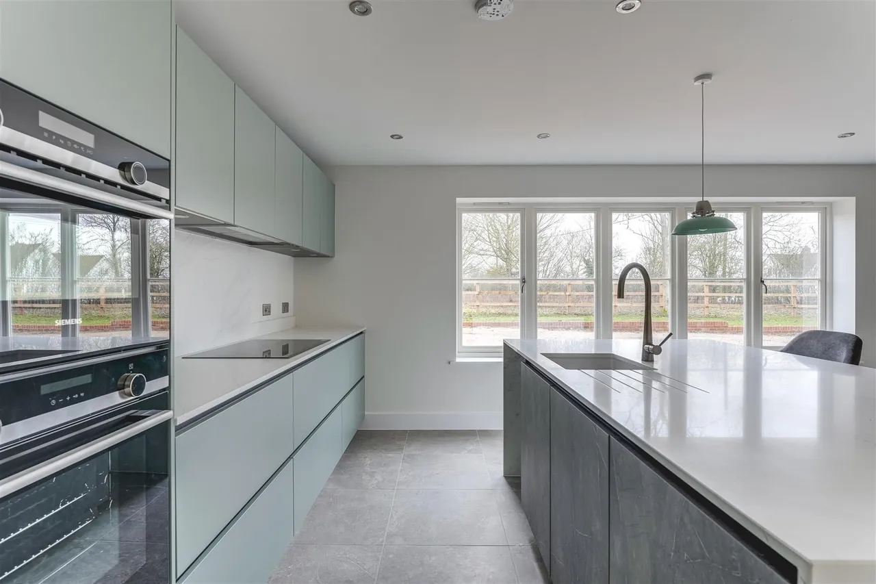 Hempstead Road, Radwinter, CB10, photo 7