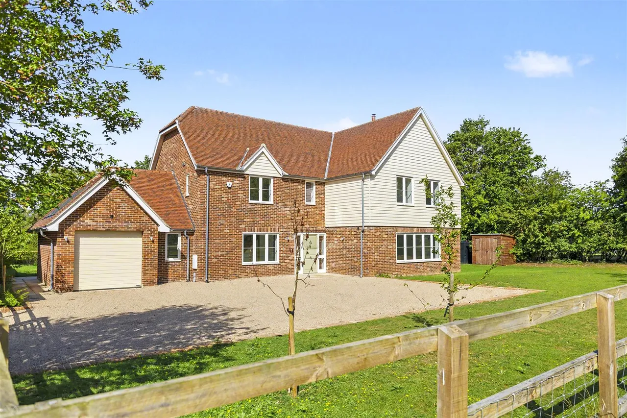 5 bed property for sale, Hempstead Road, Radwinter, CB10