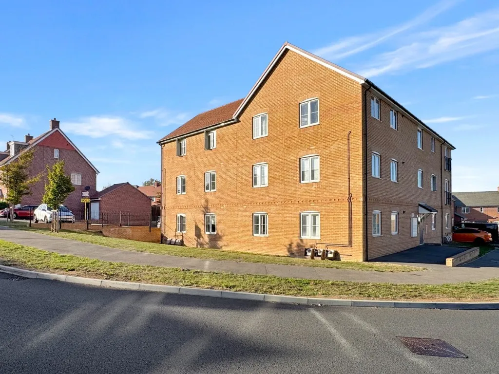 2 bed flat for sale, Cornfield Drive, Gravesend, DA11