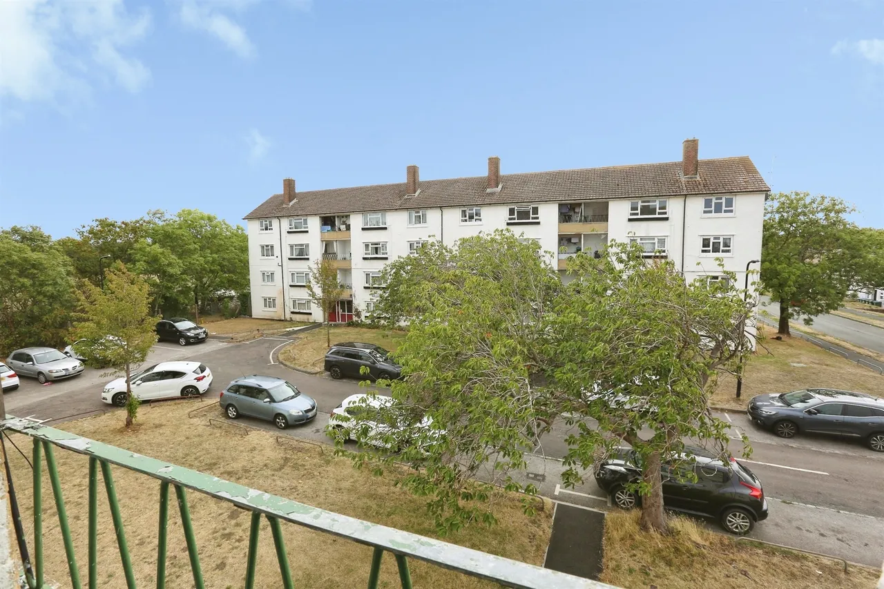 Poulner Close, Southampton, SO19, photo 10