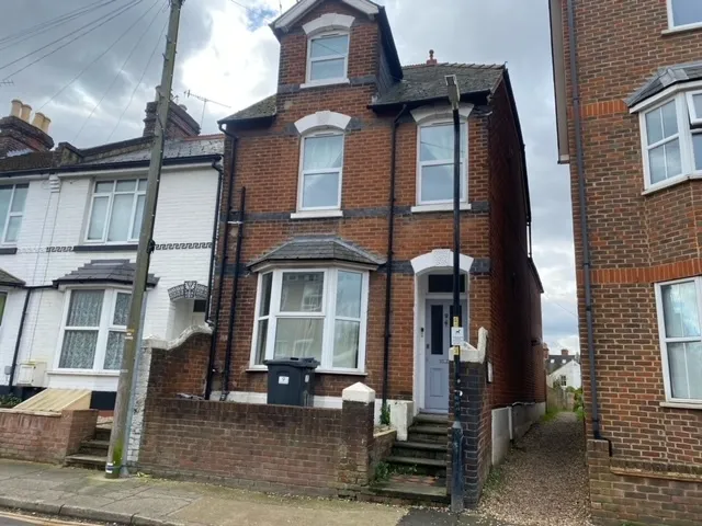 5 bed property to rent — Gordon Road, Canterbury
