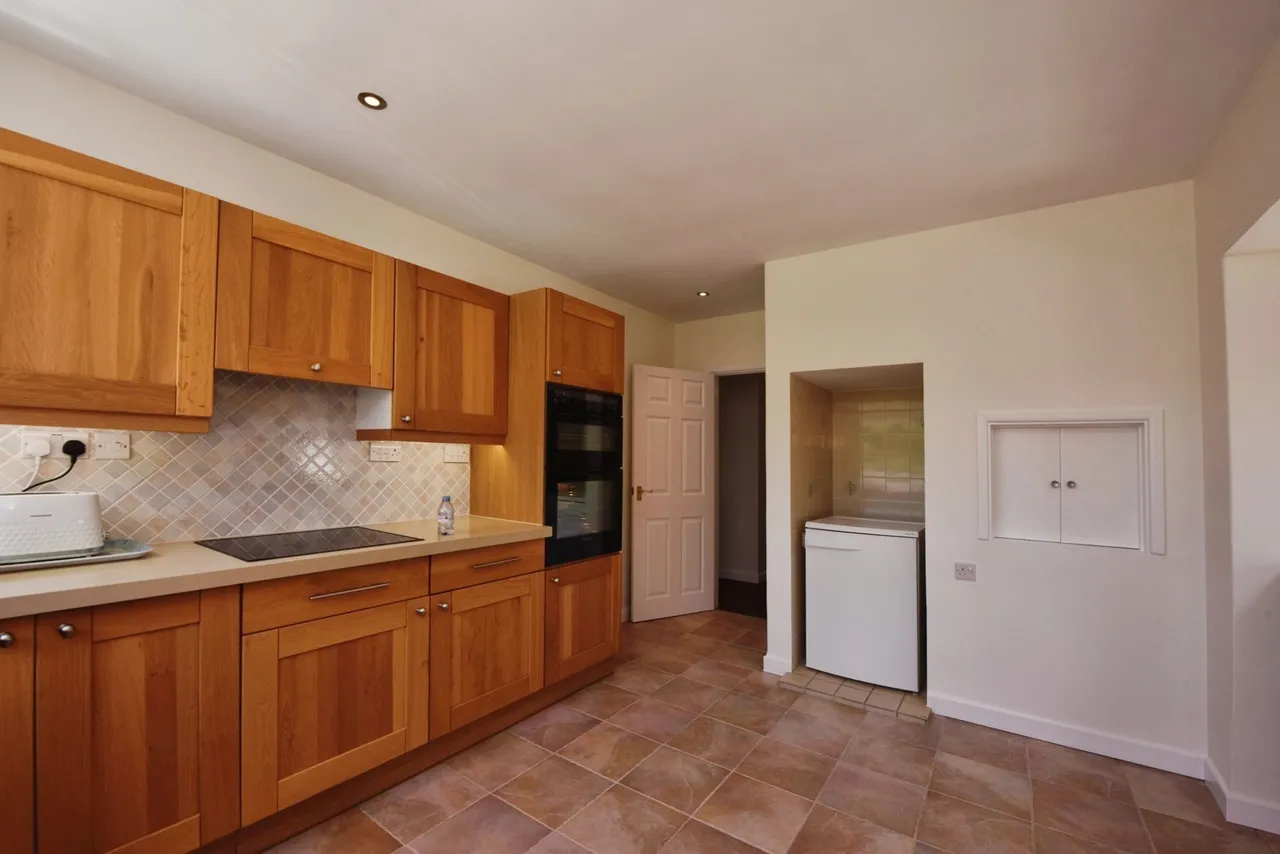 High Street, Hauxton, CB22, photo 28