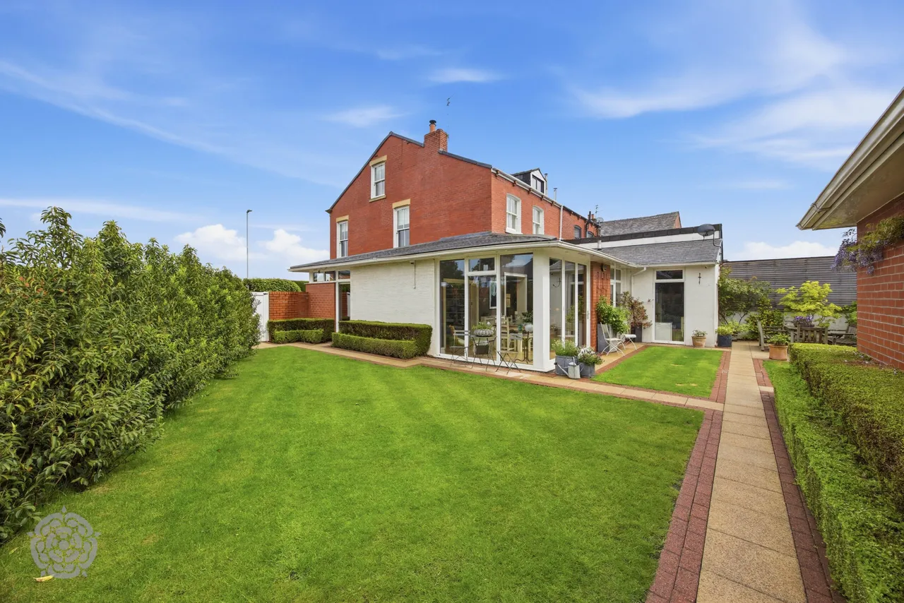 Holcombe Road, Greenmount, Bury, BL8 4HF, photo 38