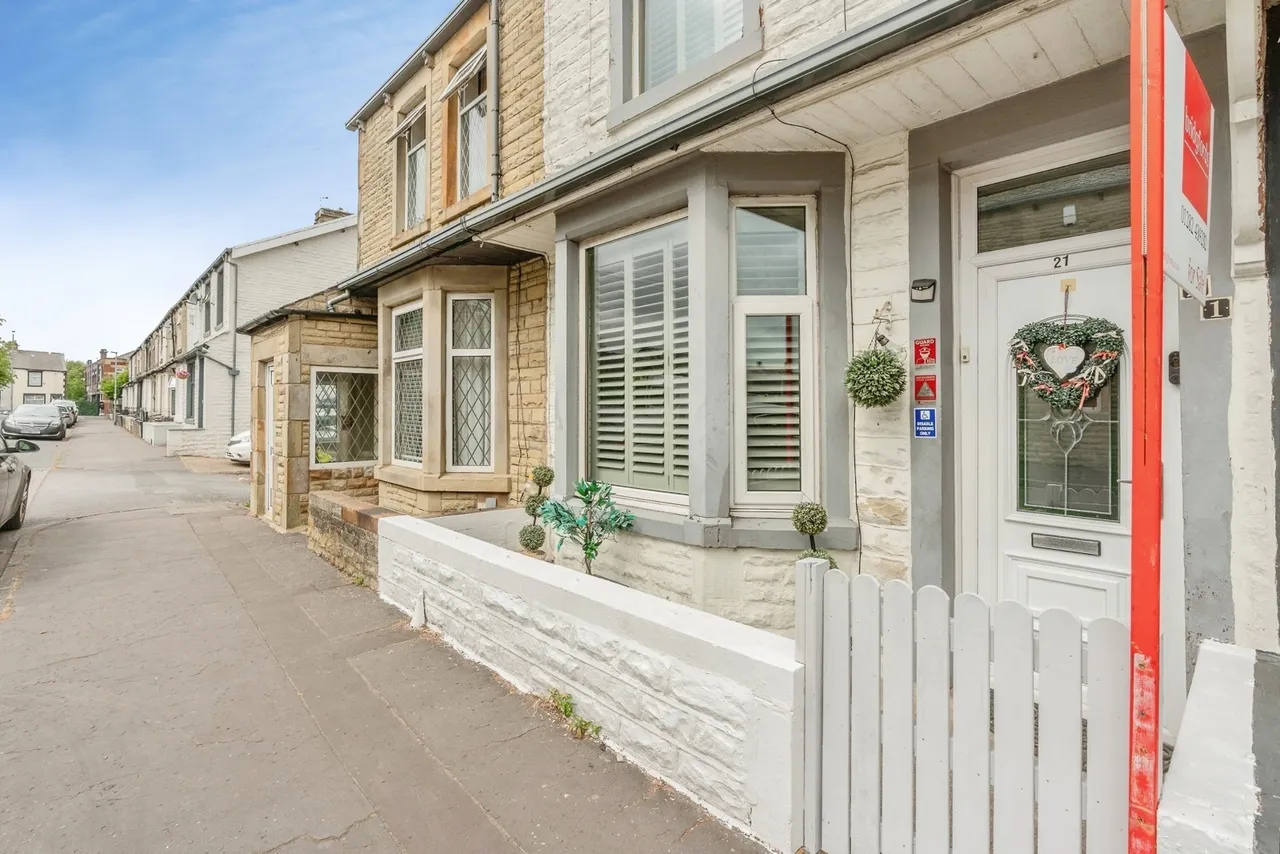 2 bed house for sale — Owen Street, Burnley, Lancashire, BB12