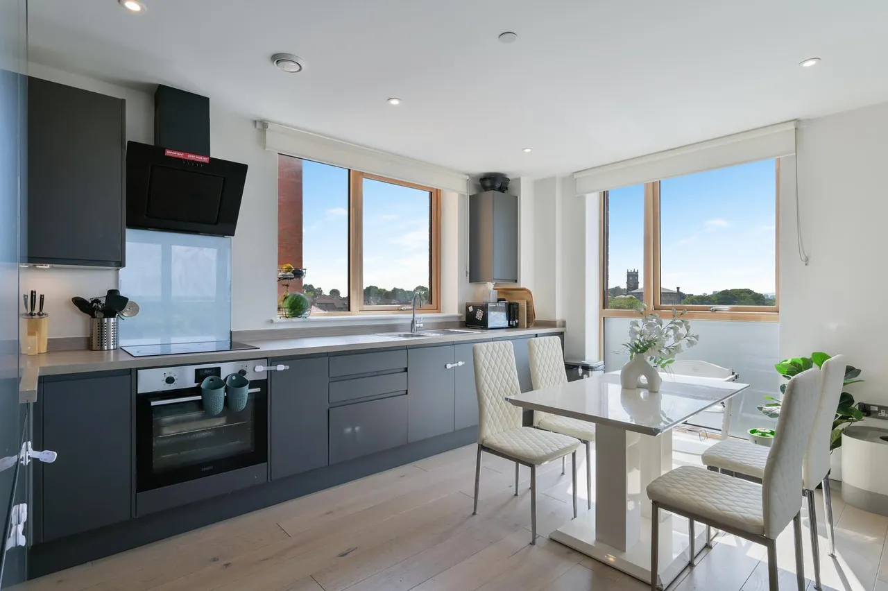 Copley Close, London, W7, photo 2