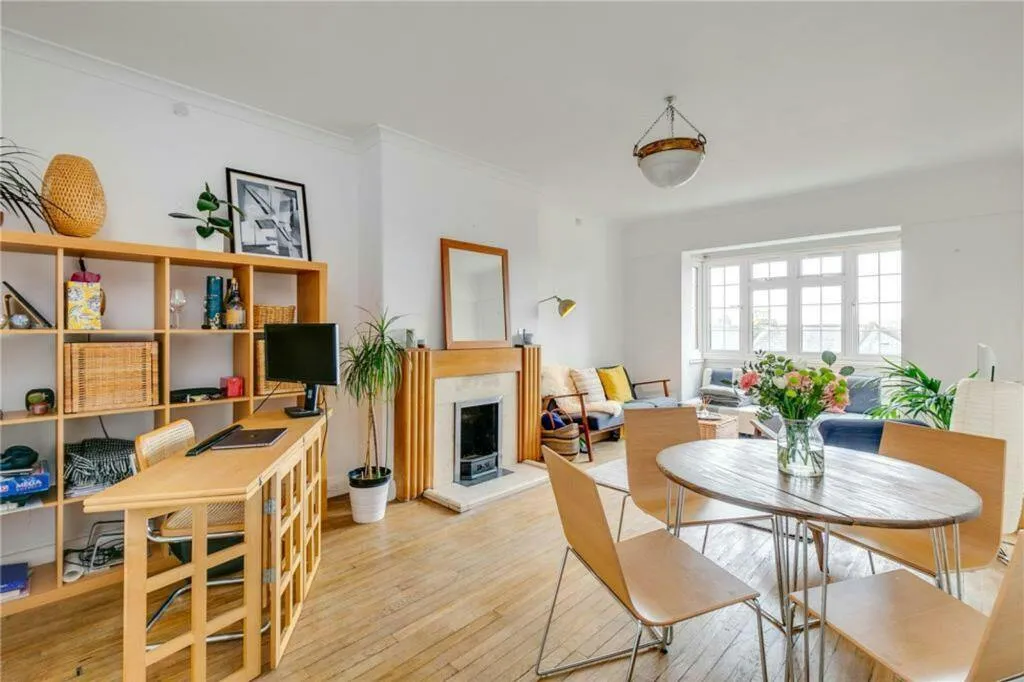 1 bed flat for sale — Barnes High Street, Seaforth Lodge Barnes High Street, SW13