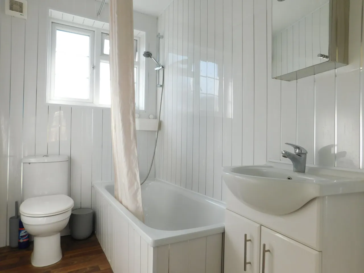 Uxbridge Road, Sheperds Bush, LONDON, W12 9EP, photo 10