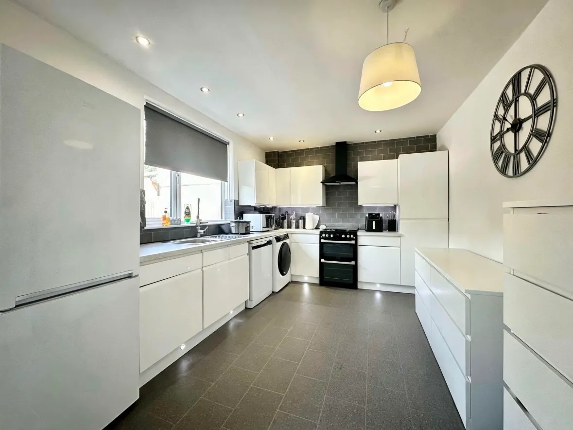Amersham Road, Romford, photo 2