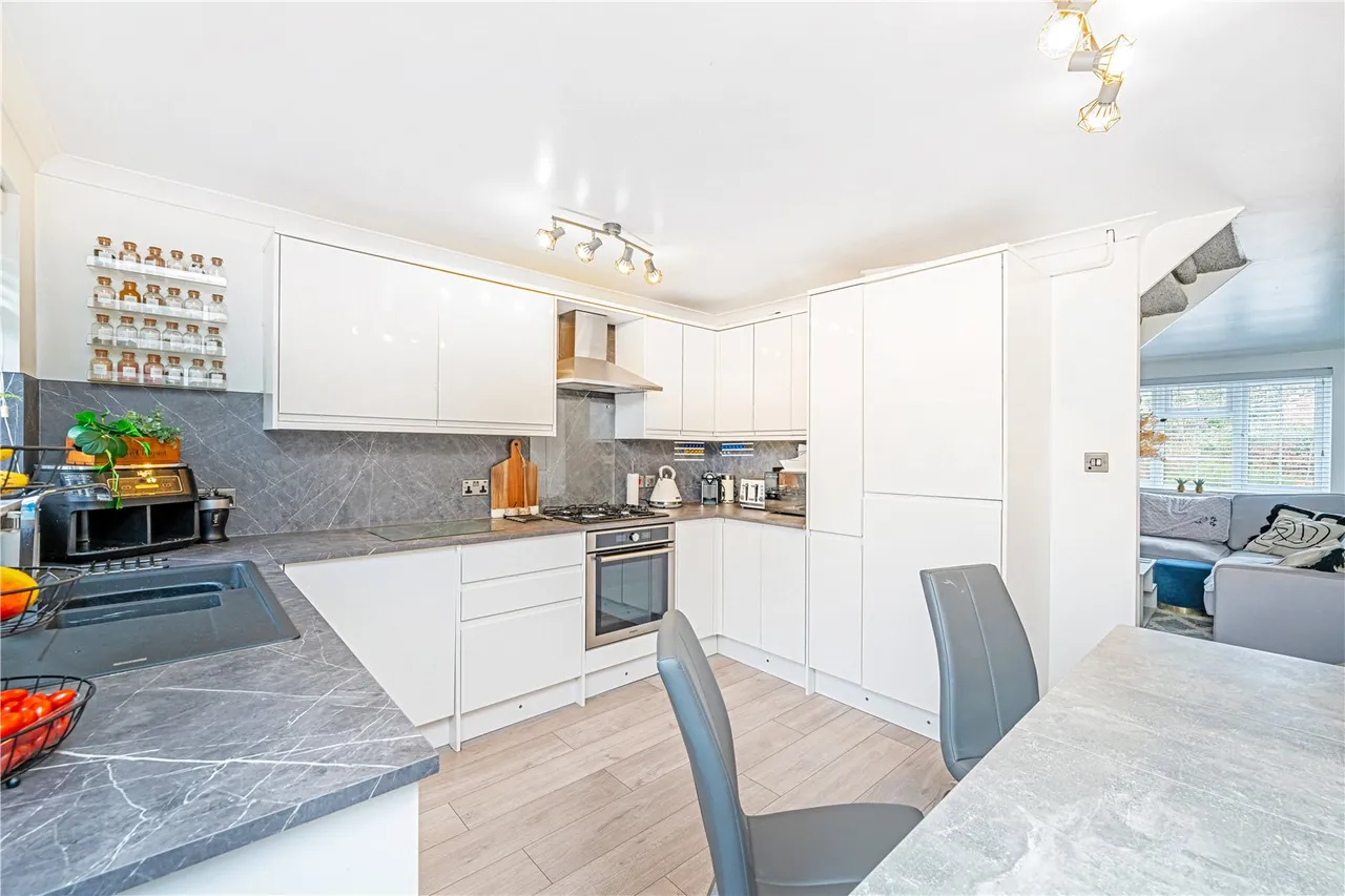 Thorncroft, Englefield Green, Egham, TW20 0SB, photo 4