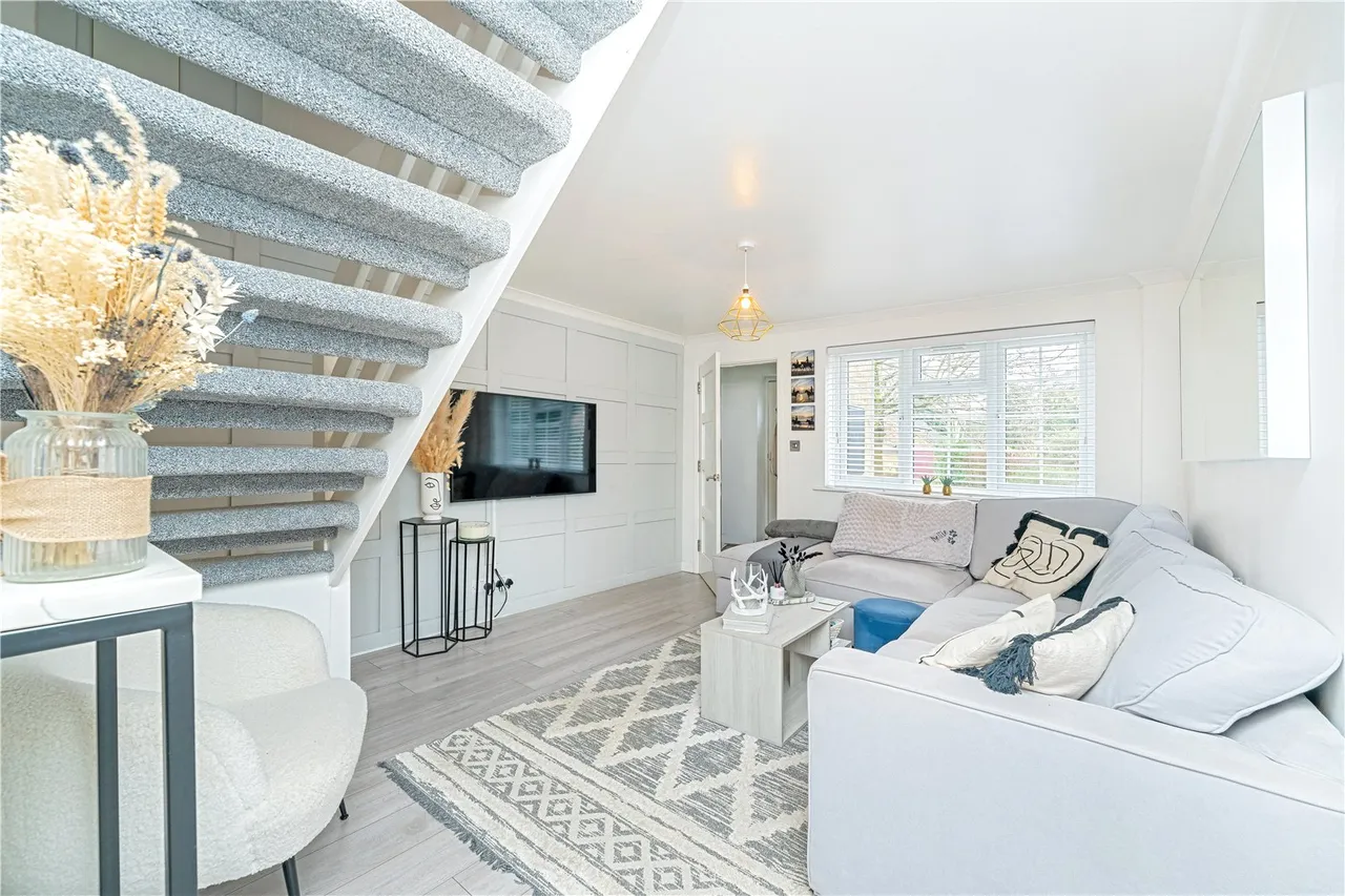 Thorncroft, Englefield Green, Egham, TW20 0SB, photo 2