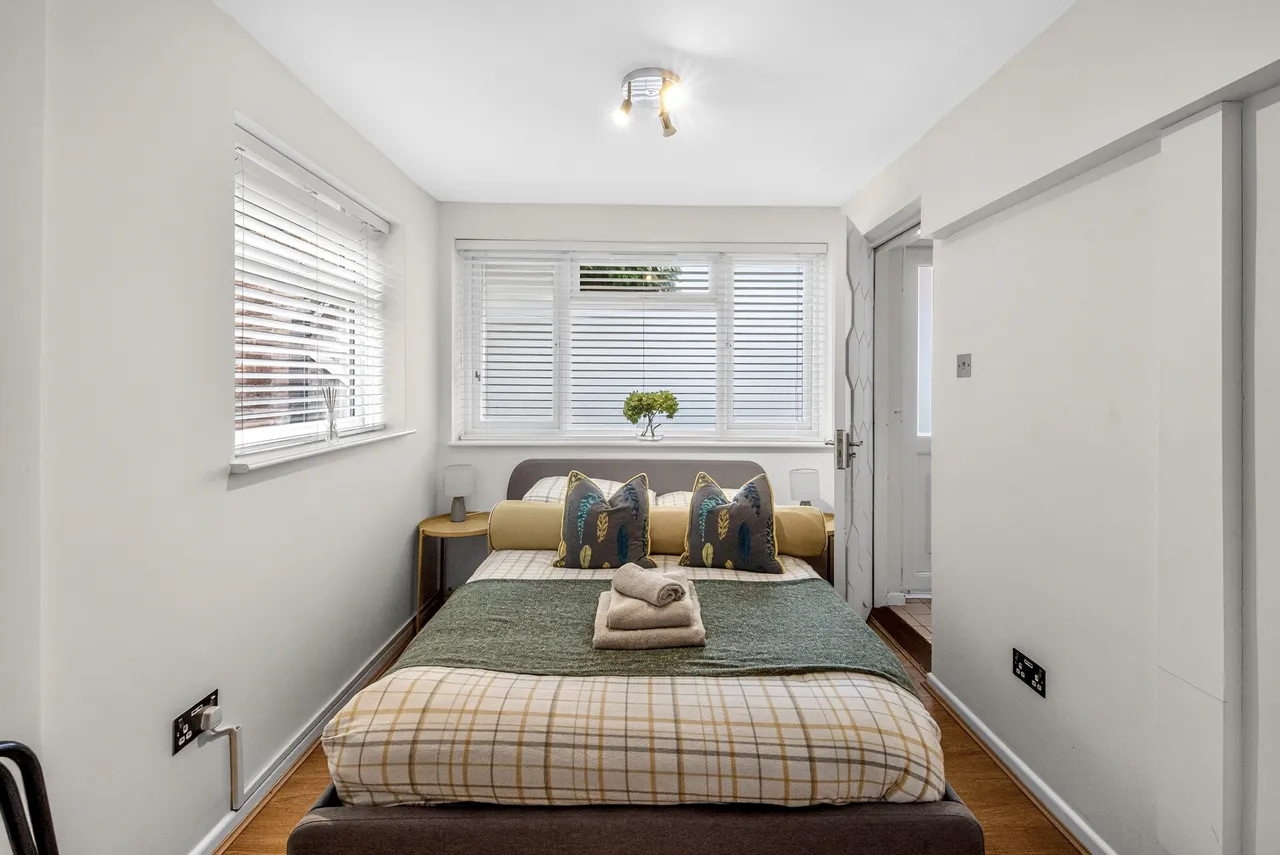 Broadleas Road, Devizes, SN10, photo 15