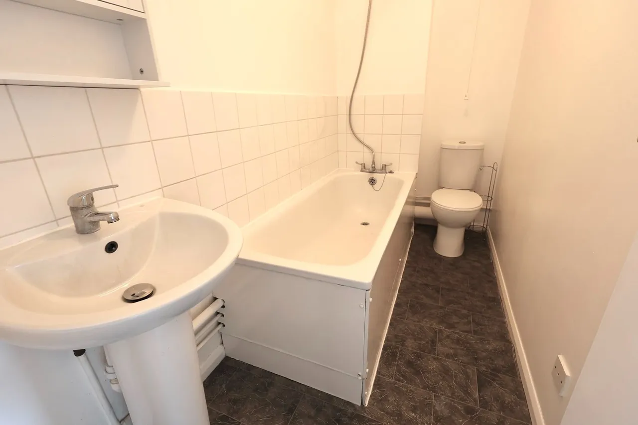 Taylor Close, Orpington, BR6 9UH, photo 5