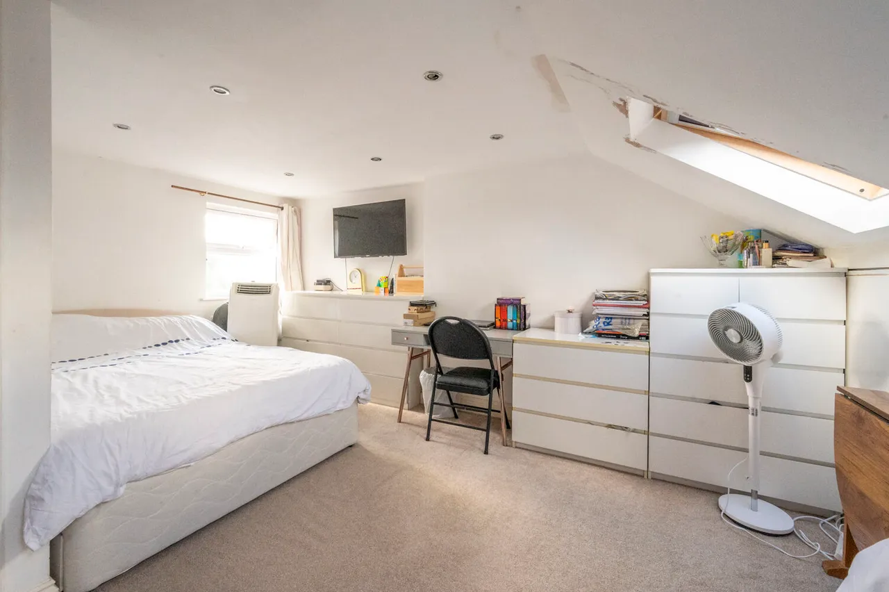 21 Knotts Green Road, London, photo 6