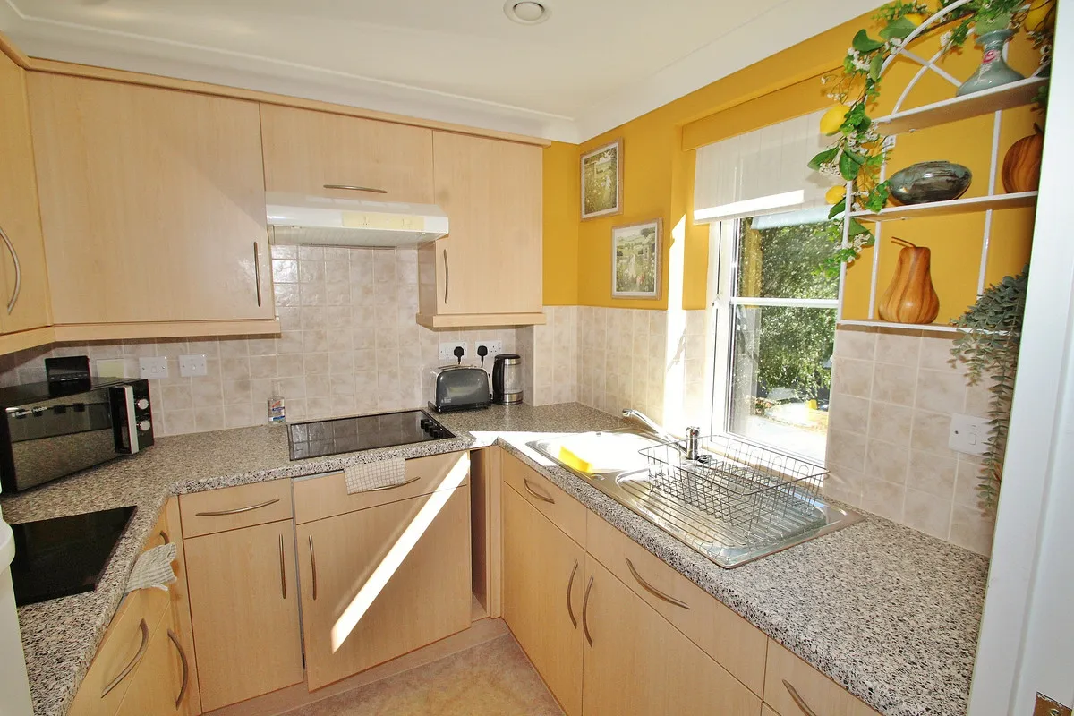 Otters Court, Witney, photo 3