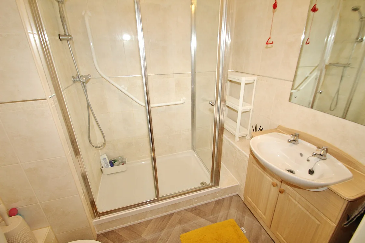 Otters Court, Witney, photo 5