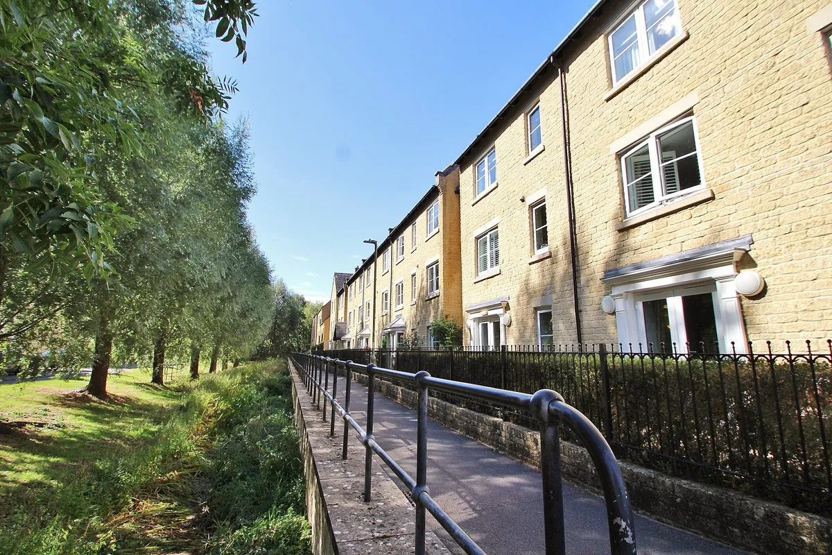 1 bed flat for sale, Otters Court, Witney