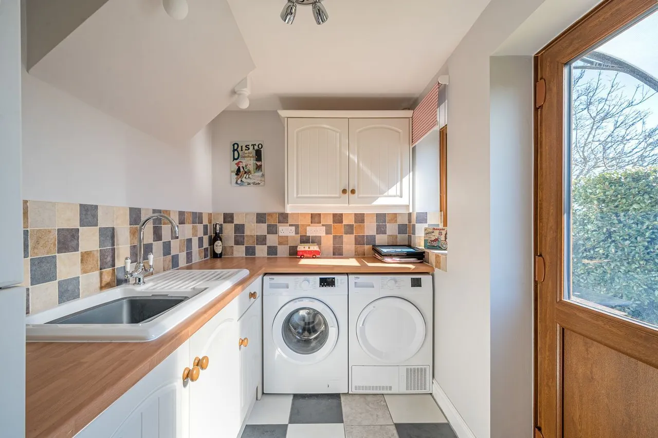 High Street, Ashcott, TA7, photo 6