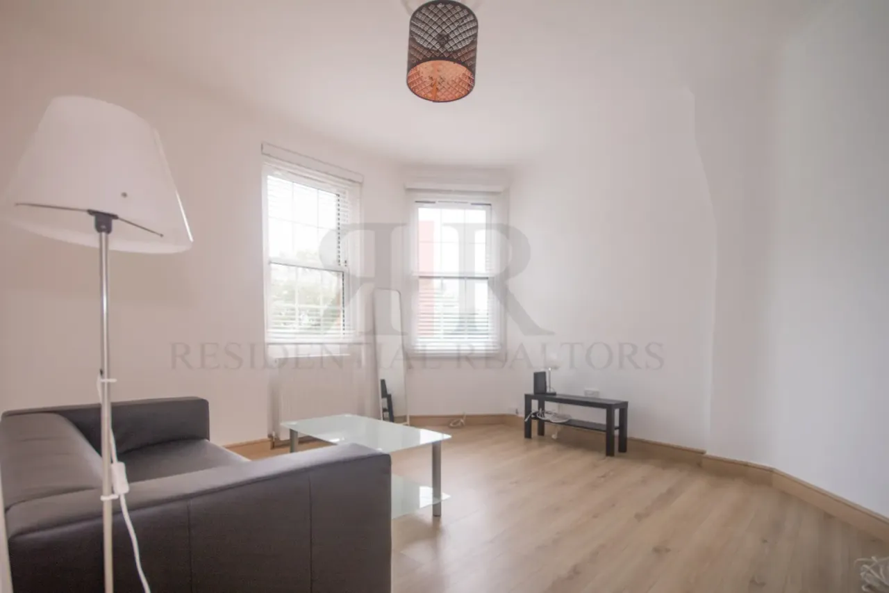 2 bed flat to rent, Orange Place, SE16