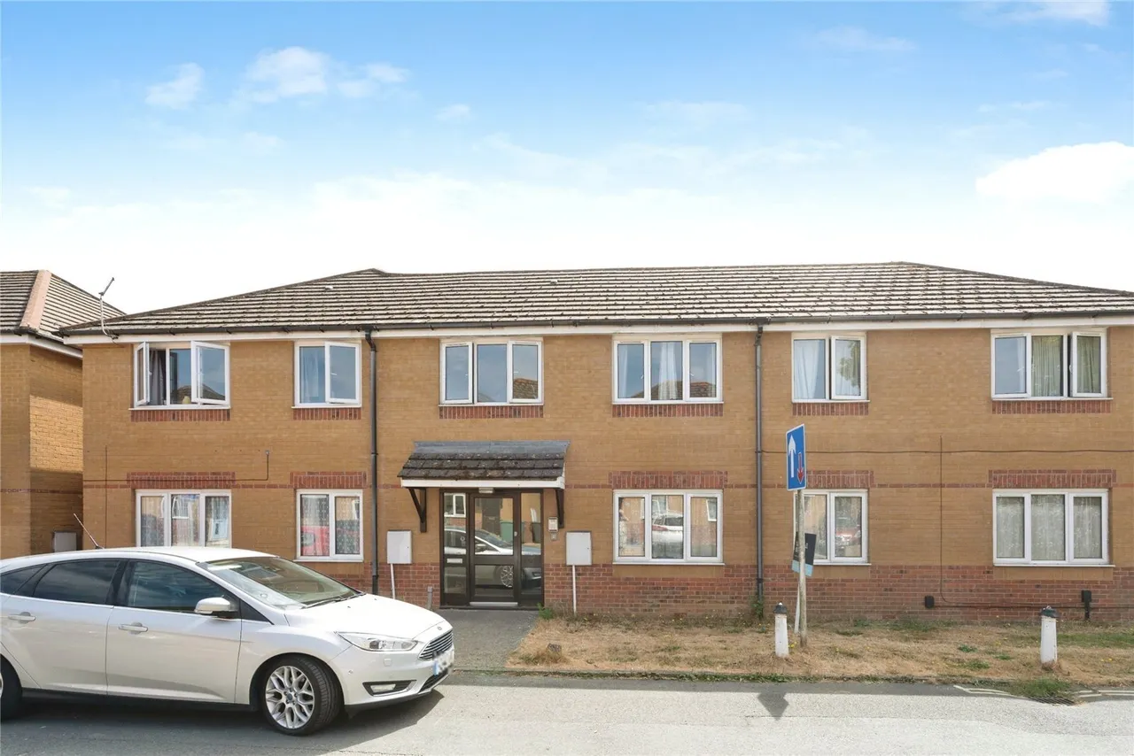2 bed flat for sale, Westminster Lane, Newport, PO30