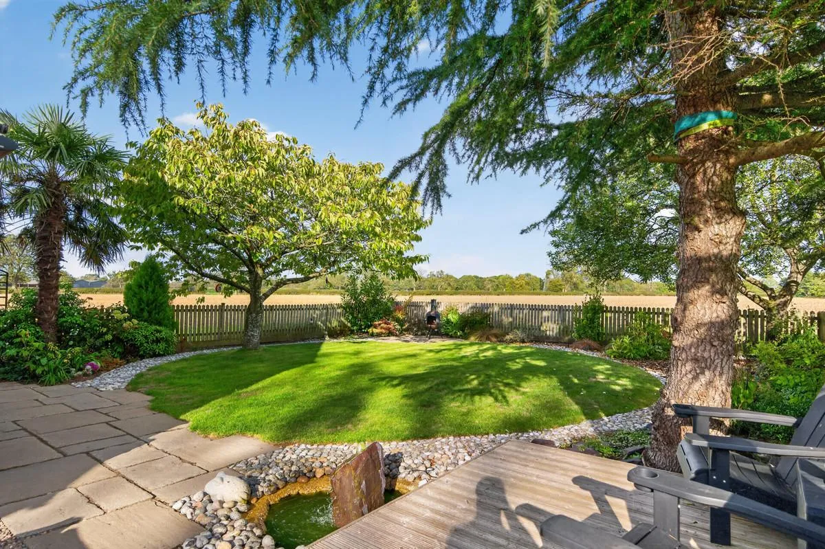 Lutterworth, LE17, photo 3