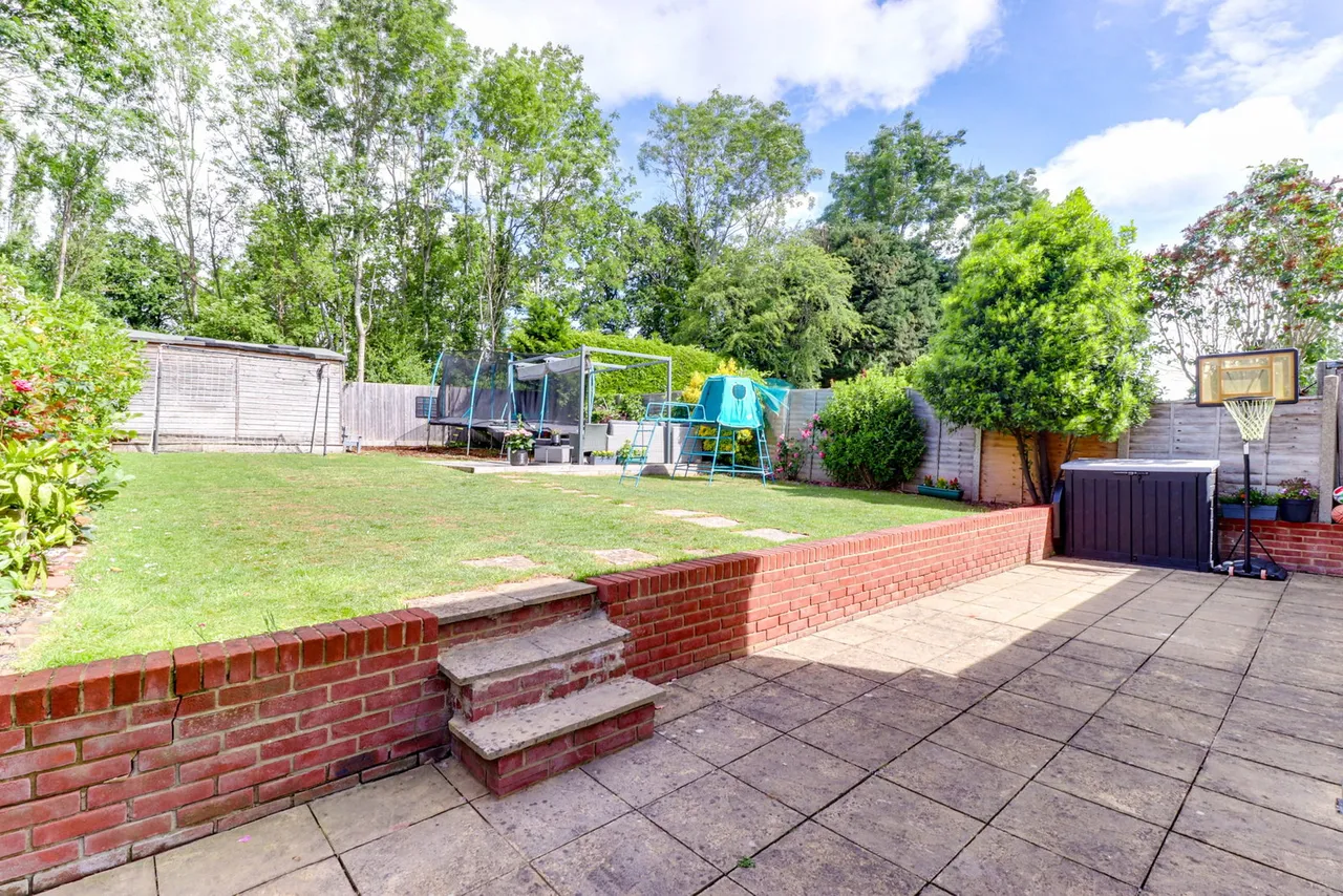 Hilley Field Lane, Fetcham, KT22 9UX, photo 7
