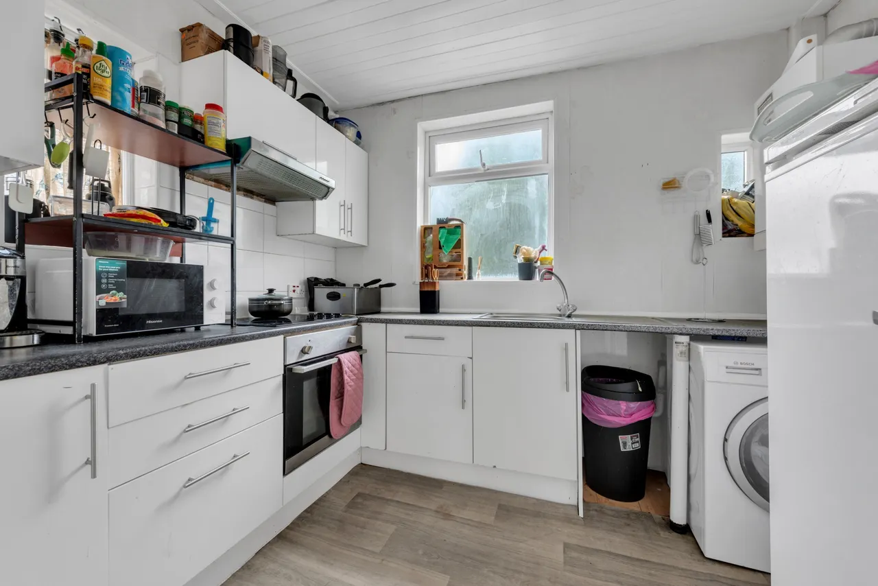 Well Hall Road, Eltham, SE9 6TY, photo 2