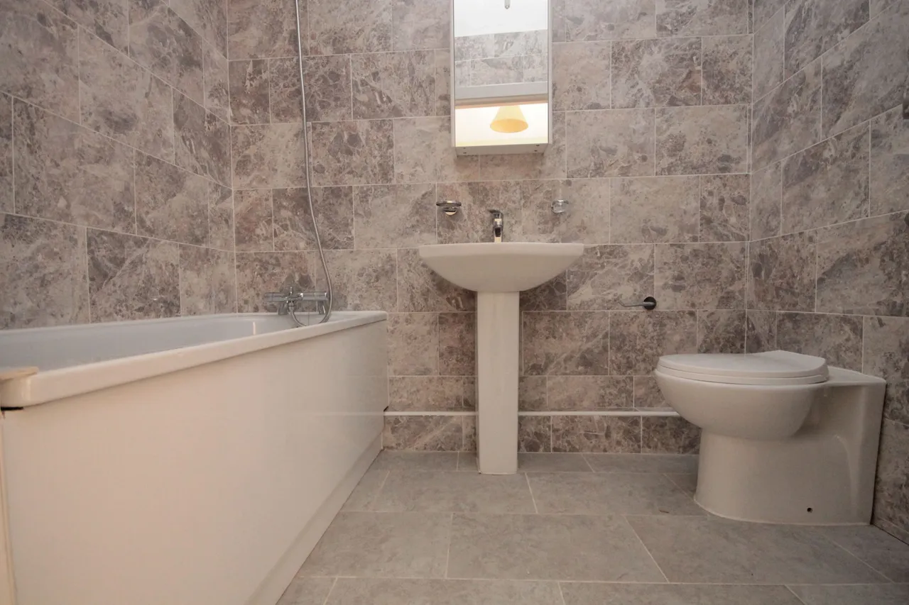 Grays, Essex, RM17 5RZ, photo 2