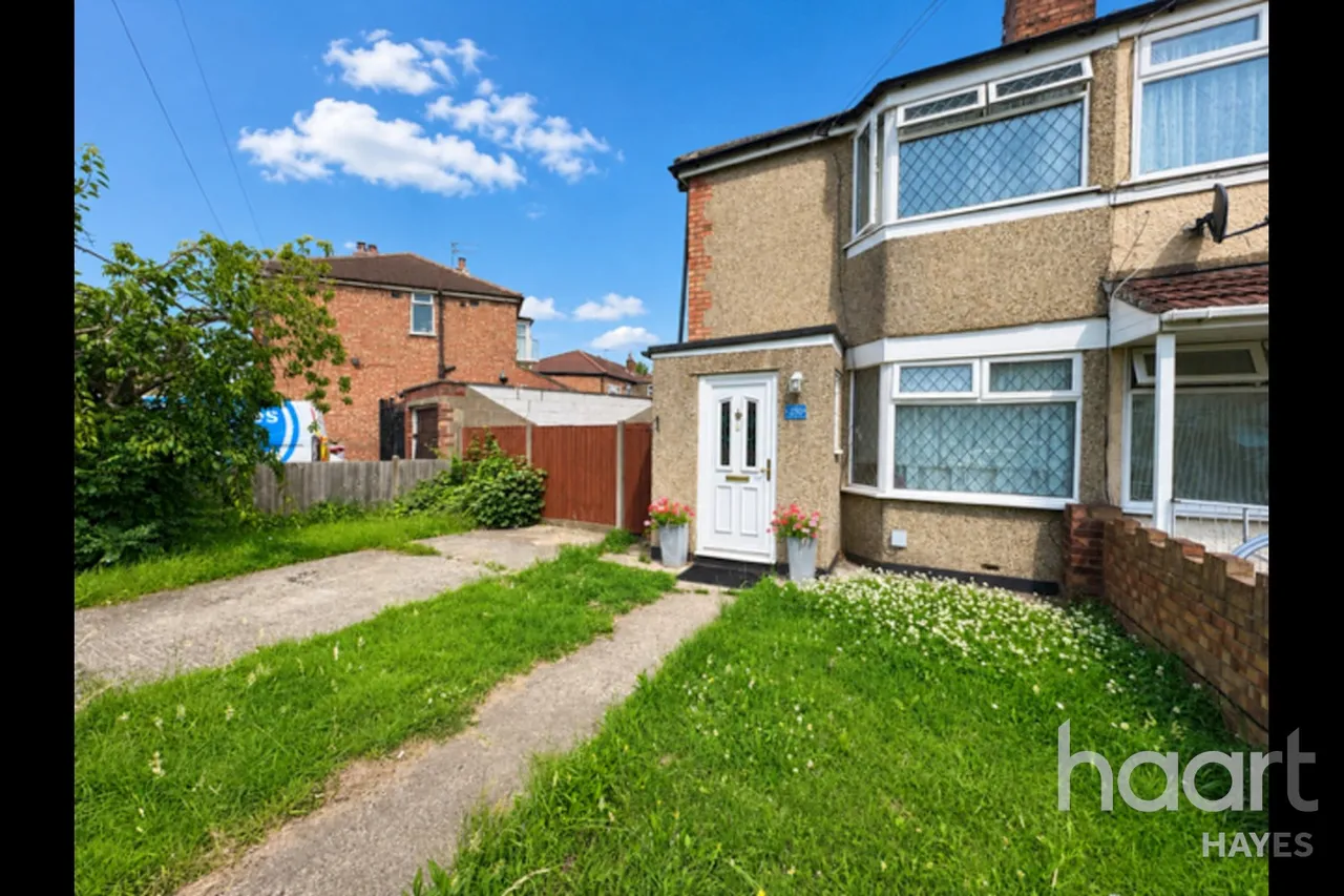 Fredora Avenue, Hayes, UB4, photo 2