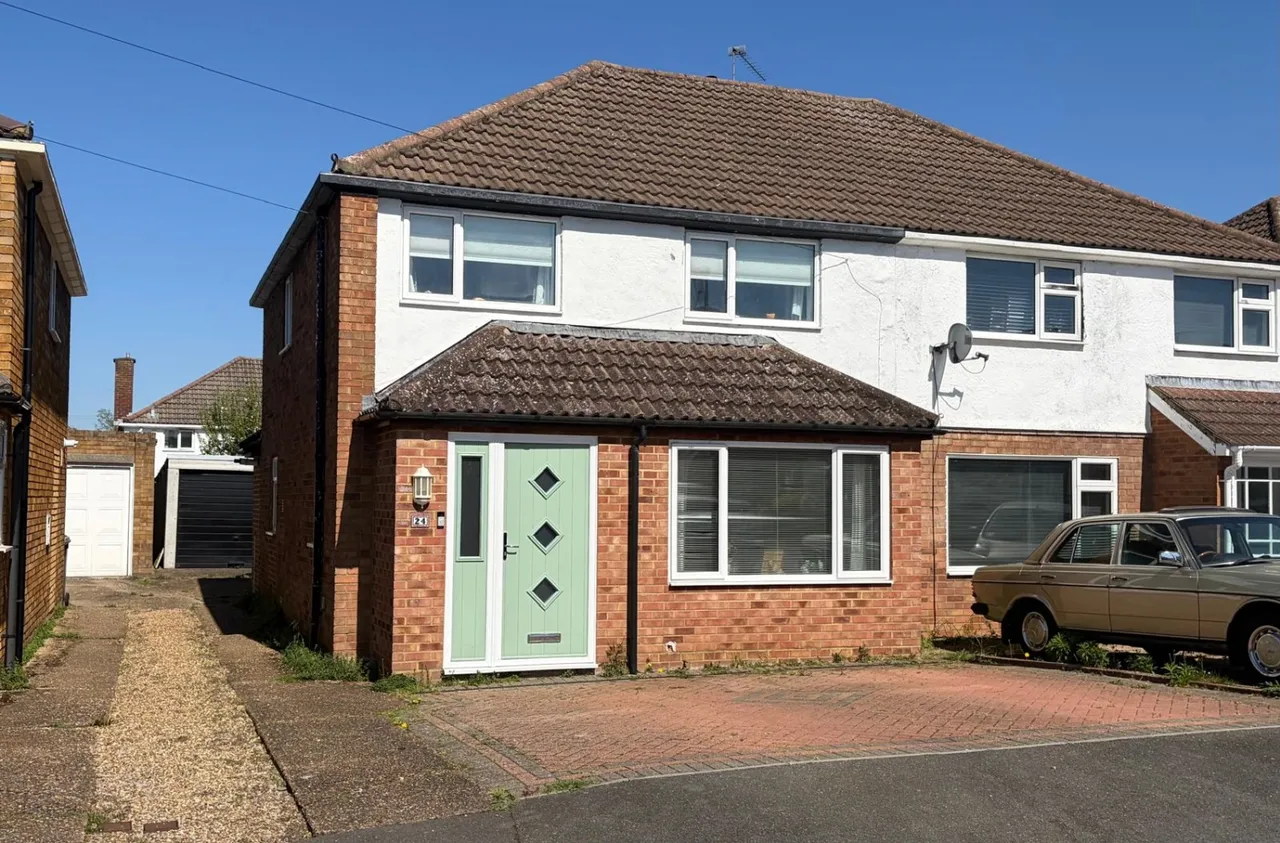 3 bed house for sale, Ashleigh Avenue, Surrey Egham, TW20