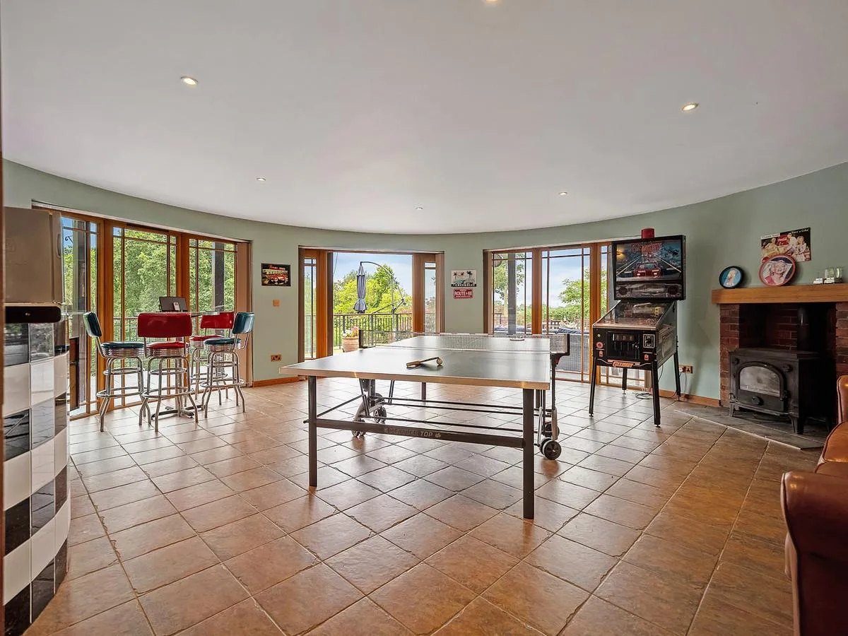 Bishops Lane, Shirrell Heath Southampton, photo 2