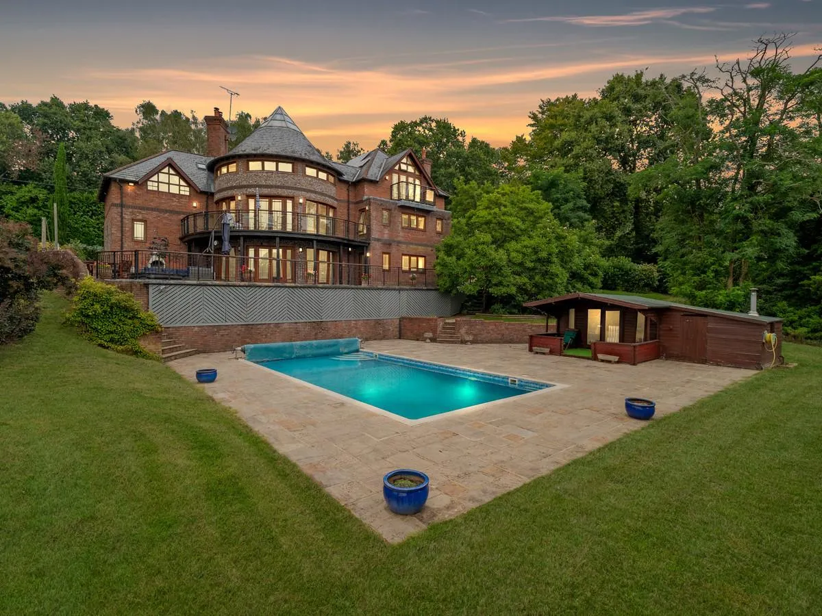 5 bed house for sale, Bishops Lane, Shirrell Heath Southampton