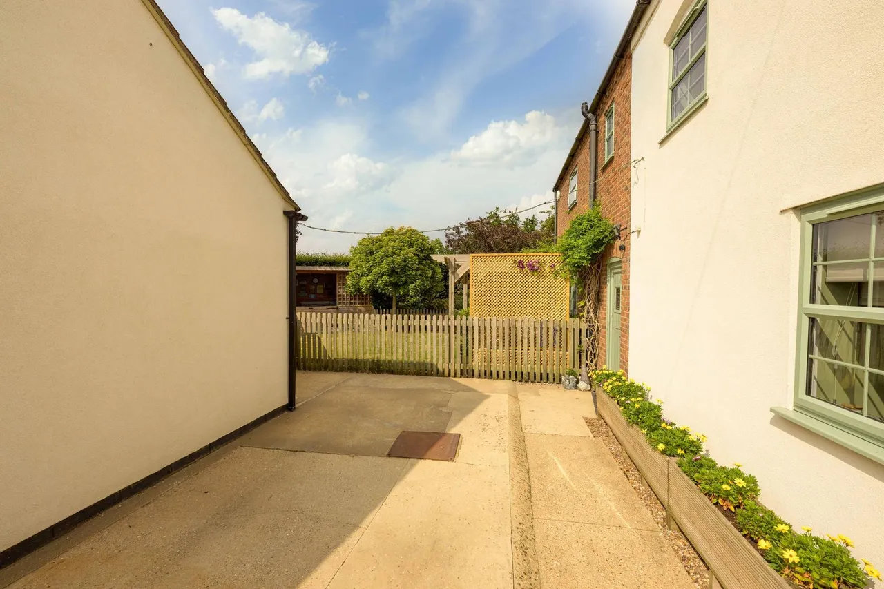 Silvertoft Lane, Frampton West, PE20, photo 32