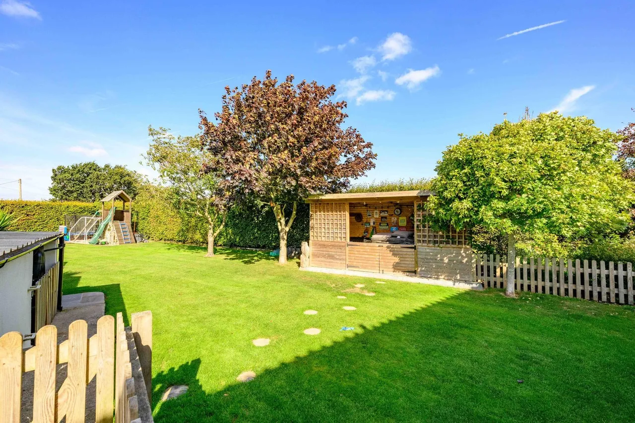 Silvertoft Lane, Frampton West, PE20, photo 39