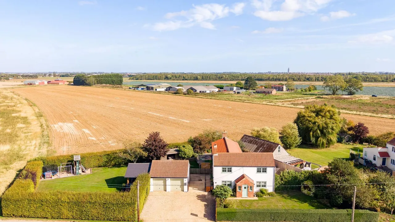 4 bed house for sale, Silvertoft Lane, Frampton West, PE20