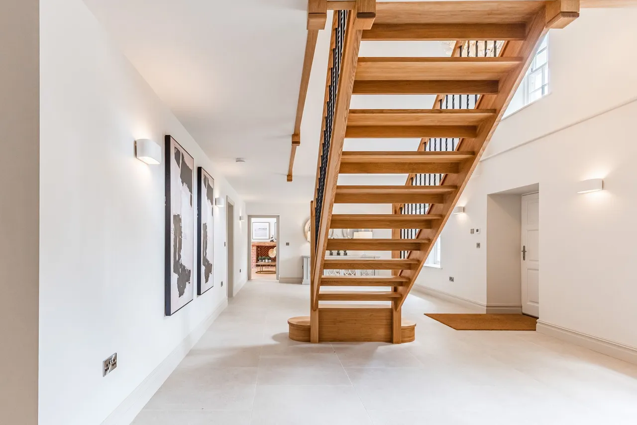 An Exceptionally Refurbished Period H, photo 4