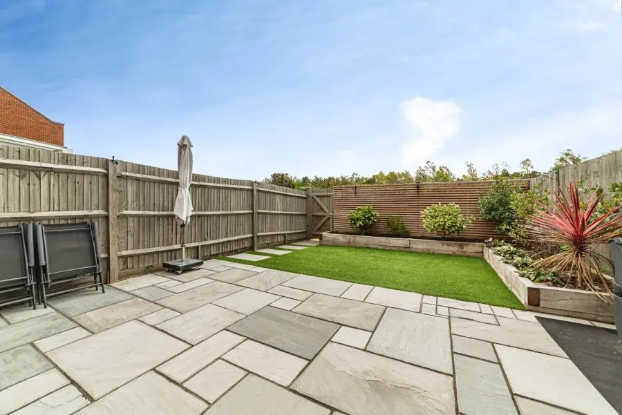 Fairstone, Newbury, RG14, photo 28