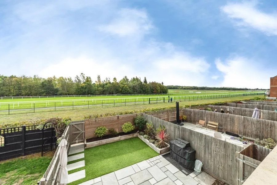Fairstone, Newbury, RG14, photo 30