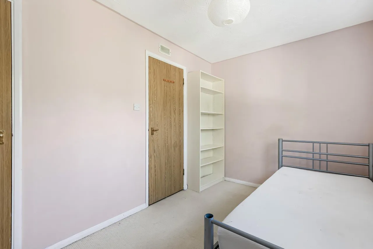 Tudor Close, Hatfield, AL10, photo 6