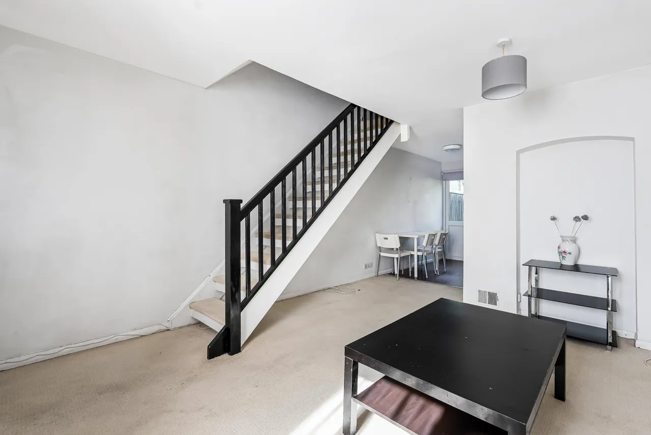 Tudor Close, Hatfield, AL10, photo 2