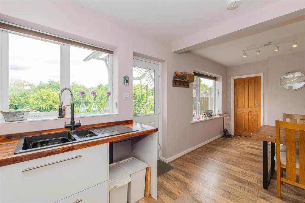 Orlingbury Road, Little Harrowden, photo 11