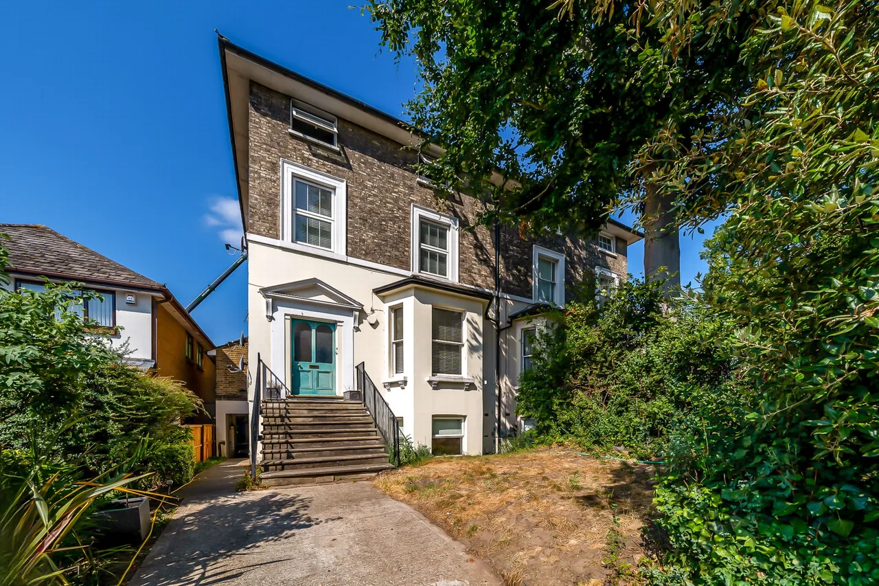 2 bed flat for sale — Southend Crescent, Eltham, SE9 2SB
