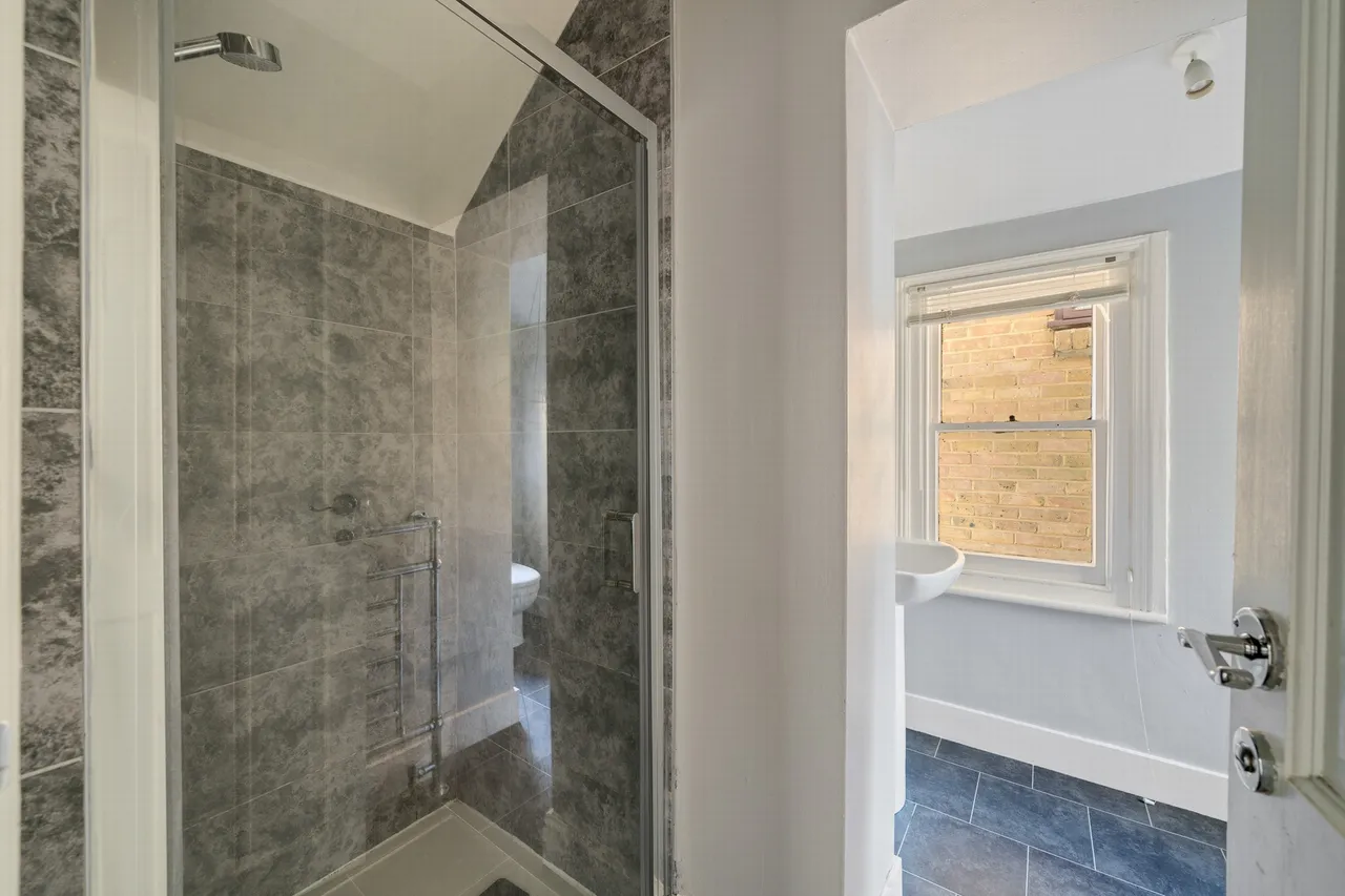 Southend Crescent, Eltham, SE9 2SB, photo 9