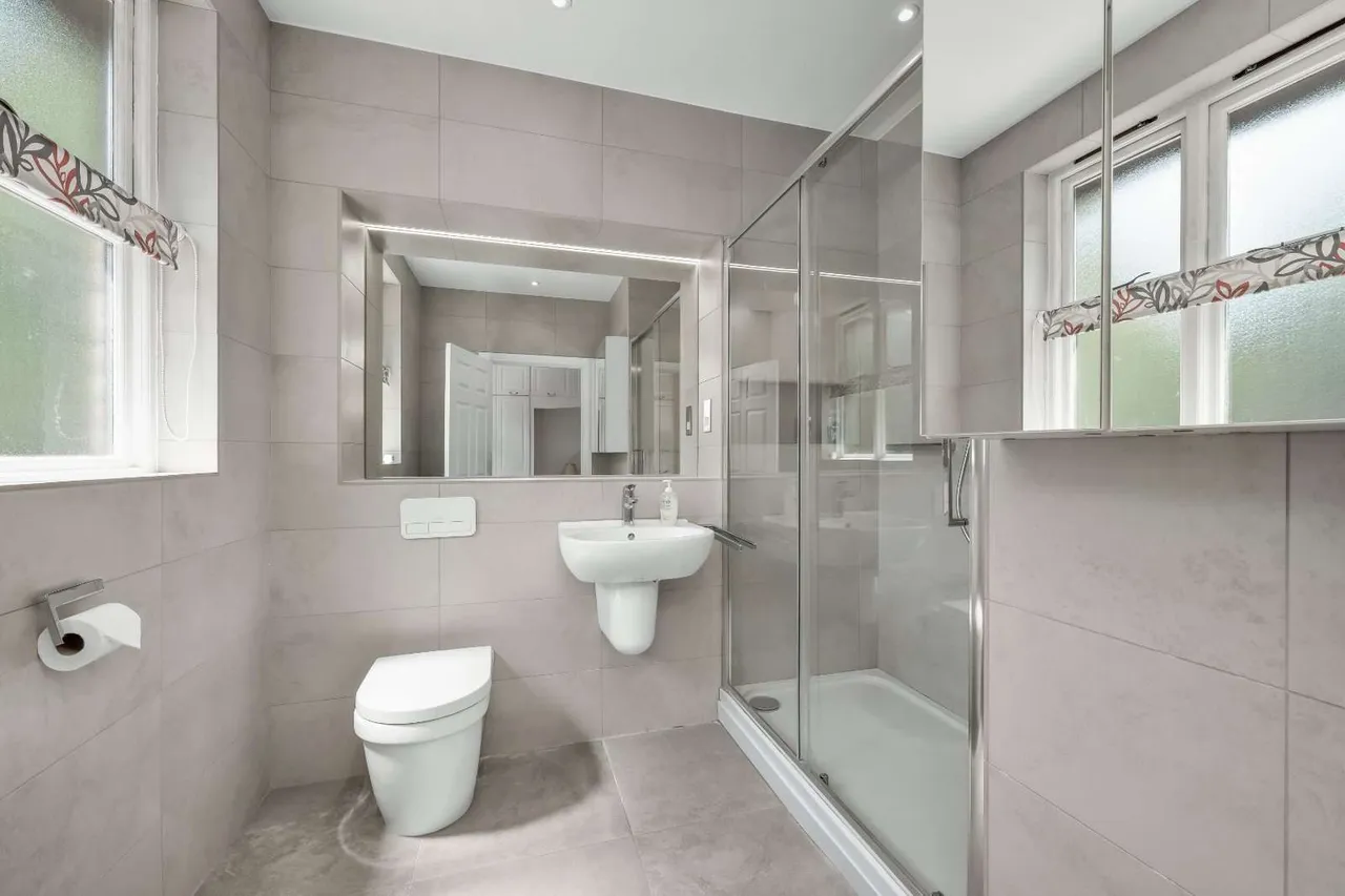 Esher Park Avenue, Esher, Surrey, KT10 9PX, photo 9