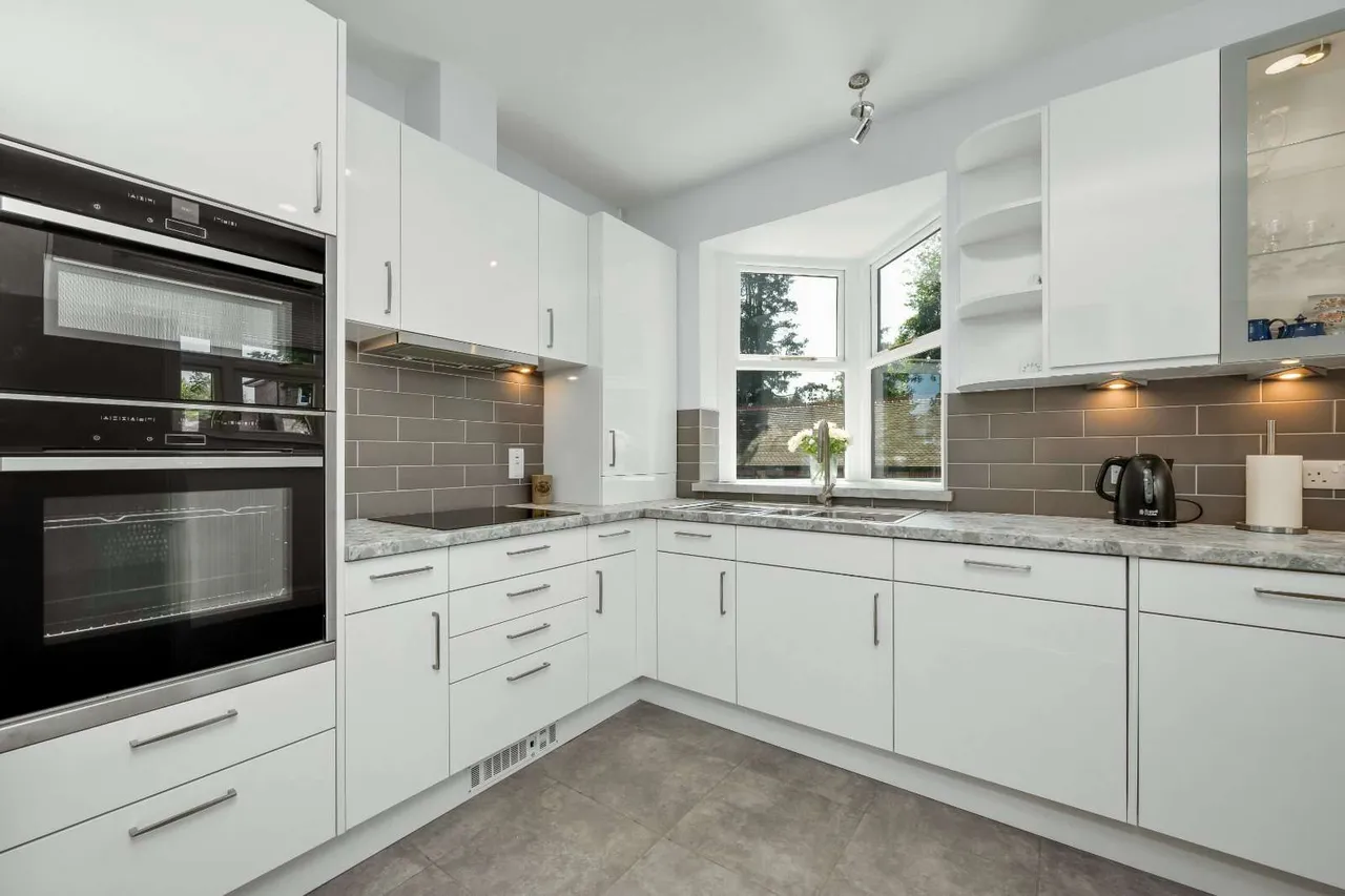 Esher Park Avenue, Esher, Surrey, KT10 9PX, photo 6