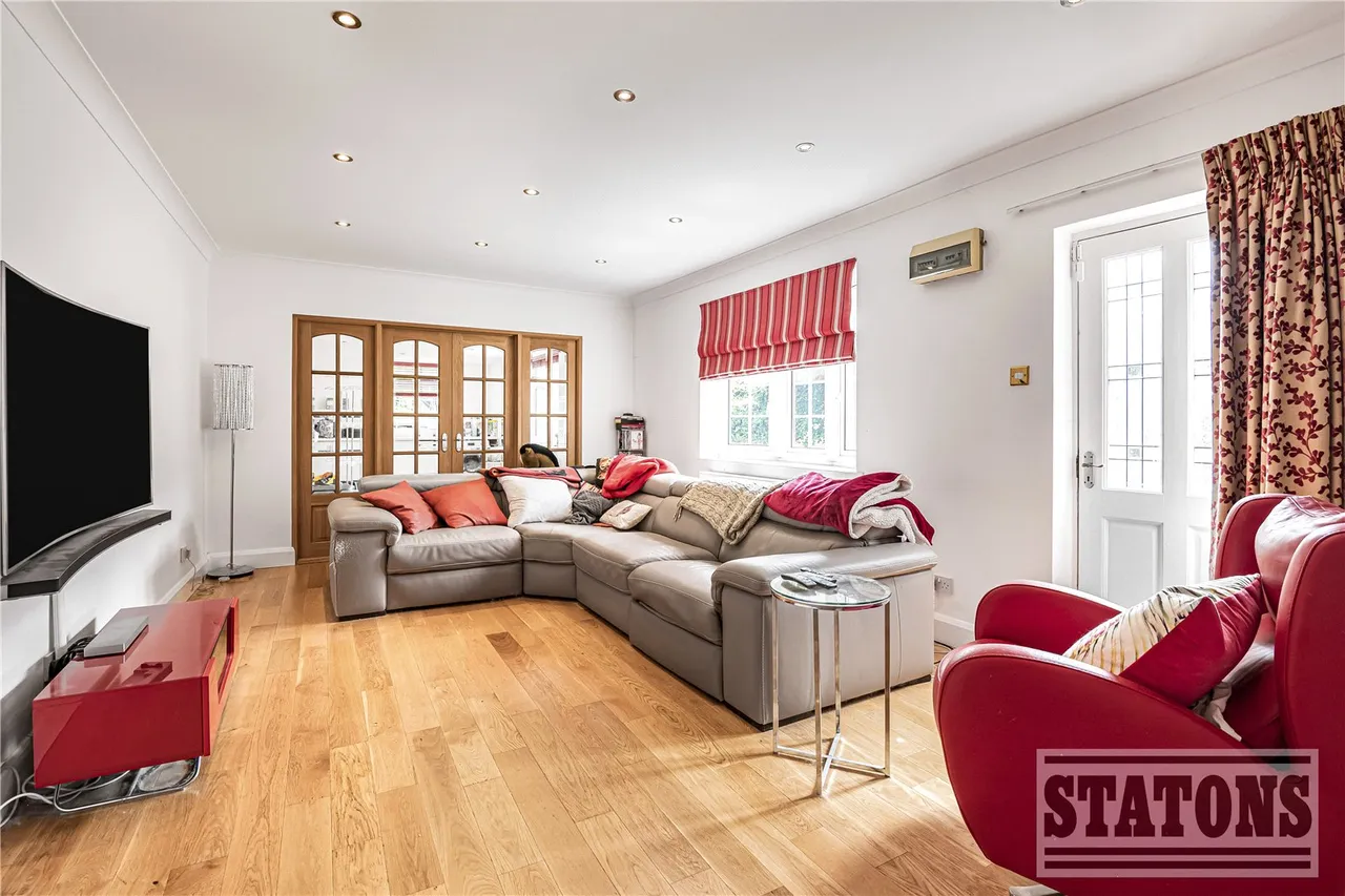The Avenue, Potters Bar, Hertfordshire, EN6 1ED, photo 5