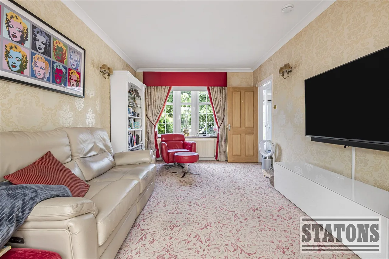 The Avenue, Potters Bar, Hertfordshire, EN6 1ED, photo 6