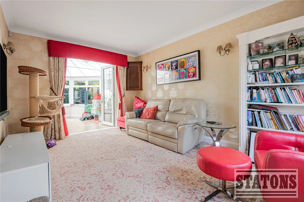 The Avenue, Potters Bar, Hertfordshire, EN6 1ED, photo 4