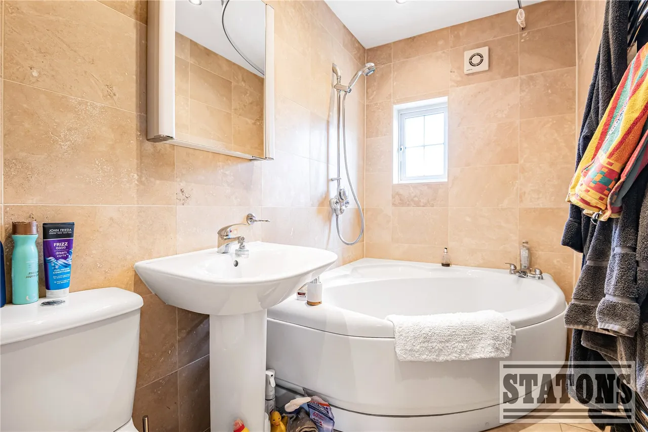 The Avenue, Potters Bar, Hertfordshire, EN6 1ED, photo 13