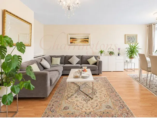 2 bed flat for sale — Gated Development Spacious Two Bedro...
