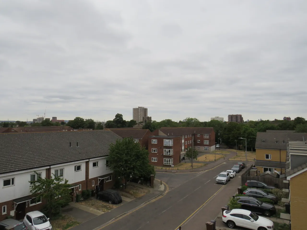 Rainham Road South, Dagenham, photo 12